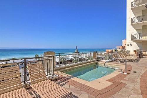 Stunning Panama City Beach Getaway with Gulf Views - image 1