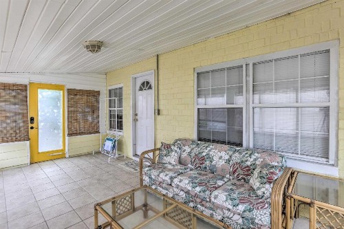 Charming Bid-a-wee Beach Cottage with Fire Pit - image 11