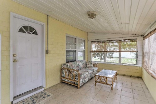 Charming Bid-a-wee Beach Cottage with Fire Pit - image 6