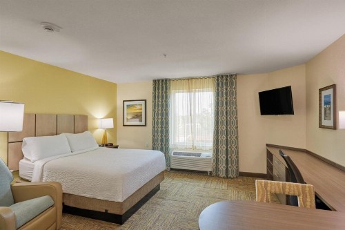 Candlewood Suites - Panama City Beach Pier Park an IHG Hotel - image 40
