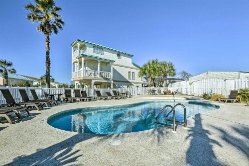 Ocean View Townhome Near Pier Park - Walk to Beach - image 1
