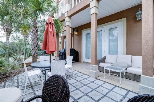 413 la Valencia Circle by BlueSwell