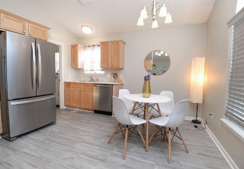 Great 3 Bedroom house in gated community - image 12