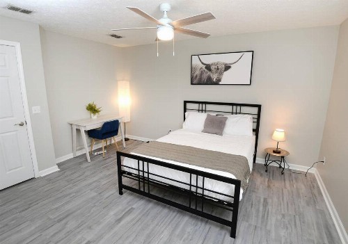 Great 3 Bedroom house in gated community - image 9