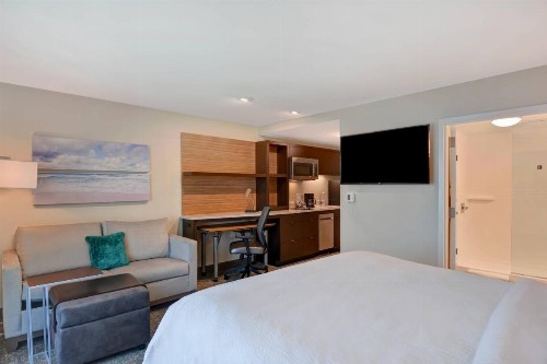TownePlace Suites by Marriott Panama City Beach Pier Park - image 9