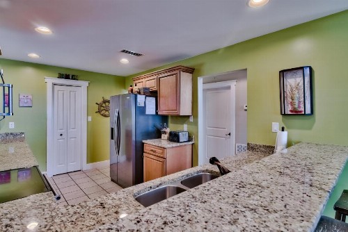 Sandy Bottoms - Fabulous West End Beach House & Hot Tub! - image 20