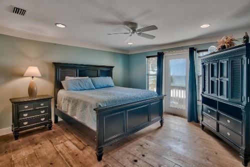 Sandy Bottoms - Fabulous West End Beach House & Hot Tub! - image 23