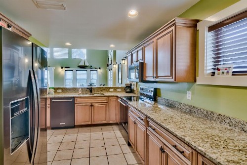 Sandy Bottoms - Fabulous West End Beach House & Hot Tub! - image 26