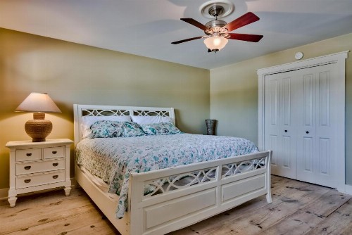 Sandy Bottoms - Fabulous West End Beach House & Hot Tub! - image 30