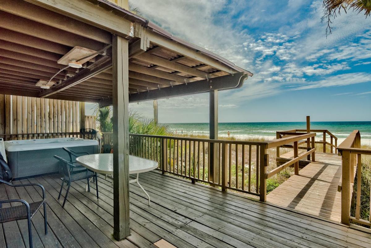 Sandy Bottoms - Fabulous West End Beach House & Hot Tub! - image 4