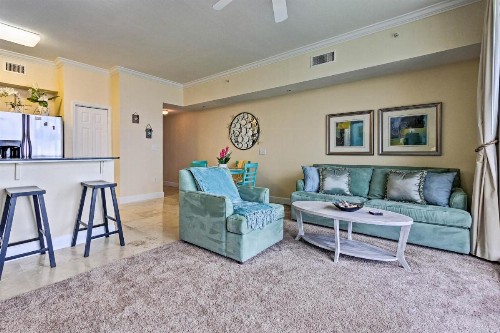Beachfront Condo with Balcony Less Than 2Mi to Gulf World - image 12