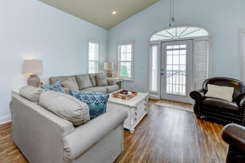 Sun of a Beach - Beautiful Home next to Pier Park - Swimming Pool! - image 10