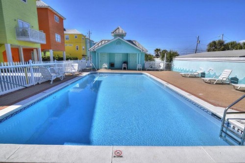 Sun of a Beach - Beautiful Home next to Pier Park - Swimming Pool! - image 4