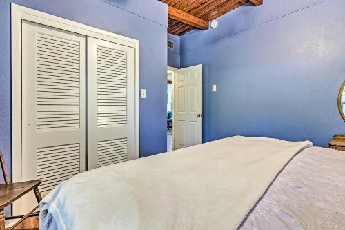 Vibrant PCB Abode with Patio Walk to the Beach - image 7