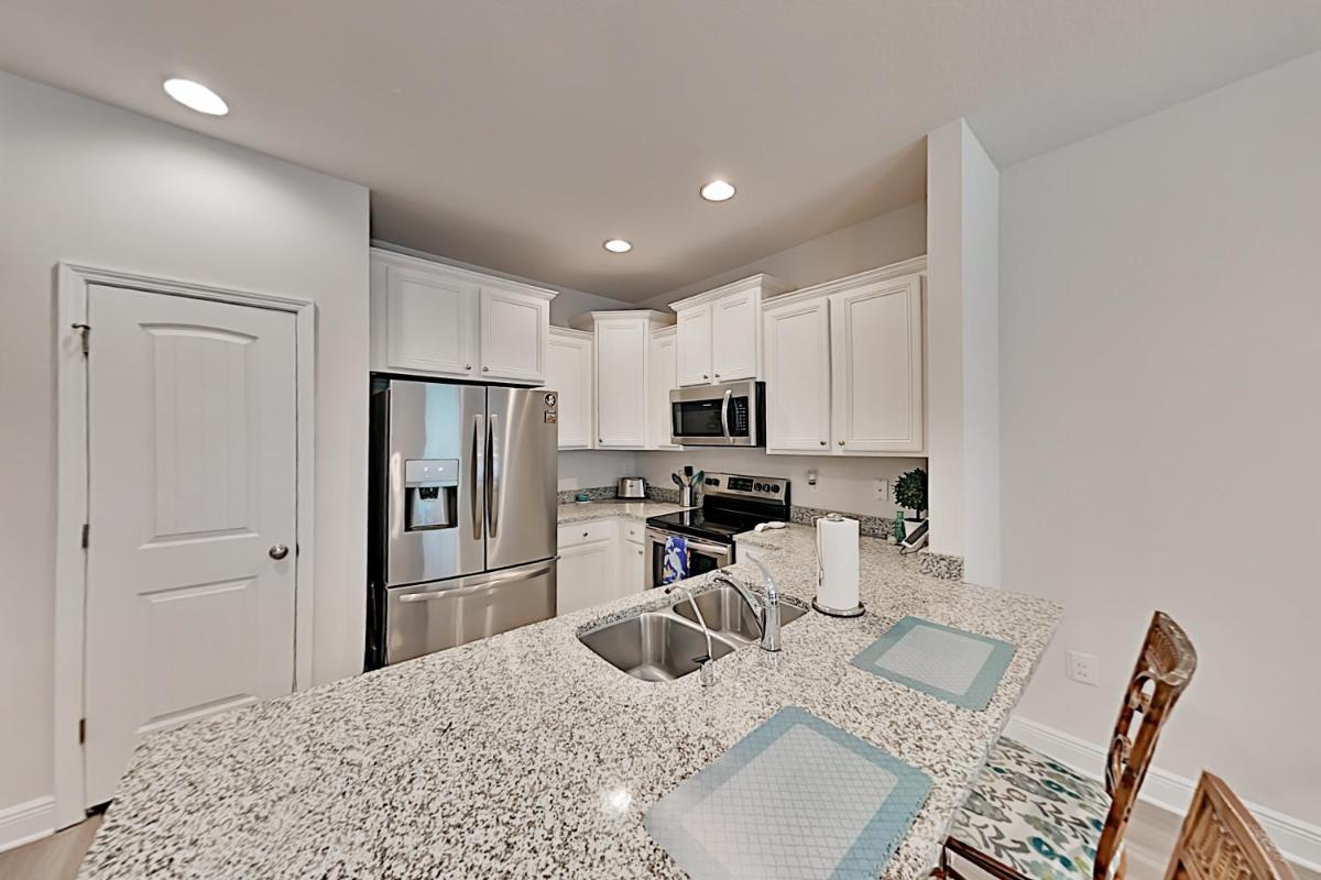 Sandpiper Shores - Pool Near Beach Sports Complex townhouse - image 6