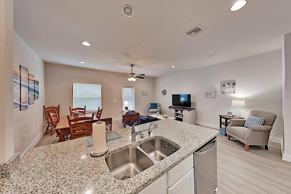 Sandpiper Shores - Pool Near Beach Sports Complex townhouse - image 7