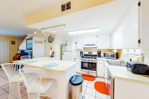 Gulf Highlands 164 W Leslie Ln - image 9