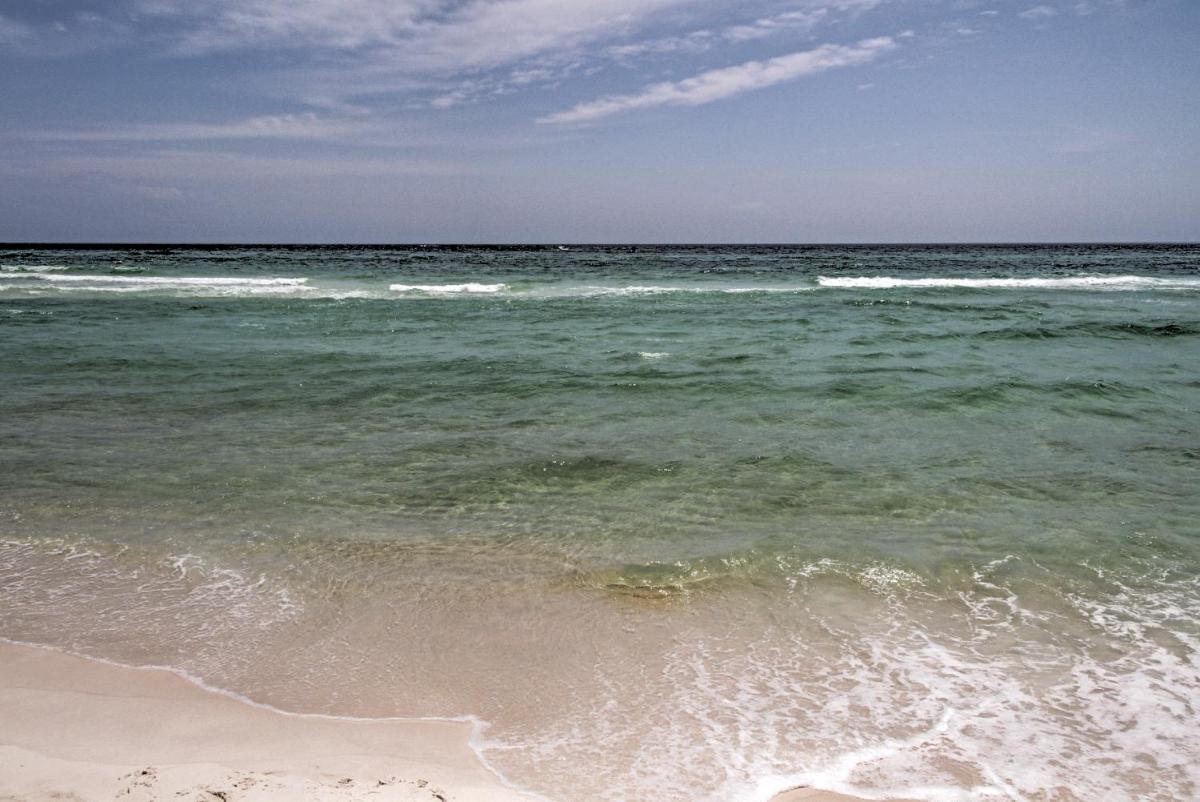 Remodeled PCB Studio Apt with Balcony and Pool Access! - main image