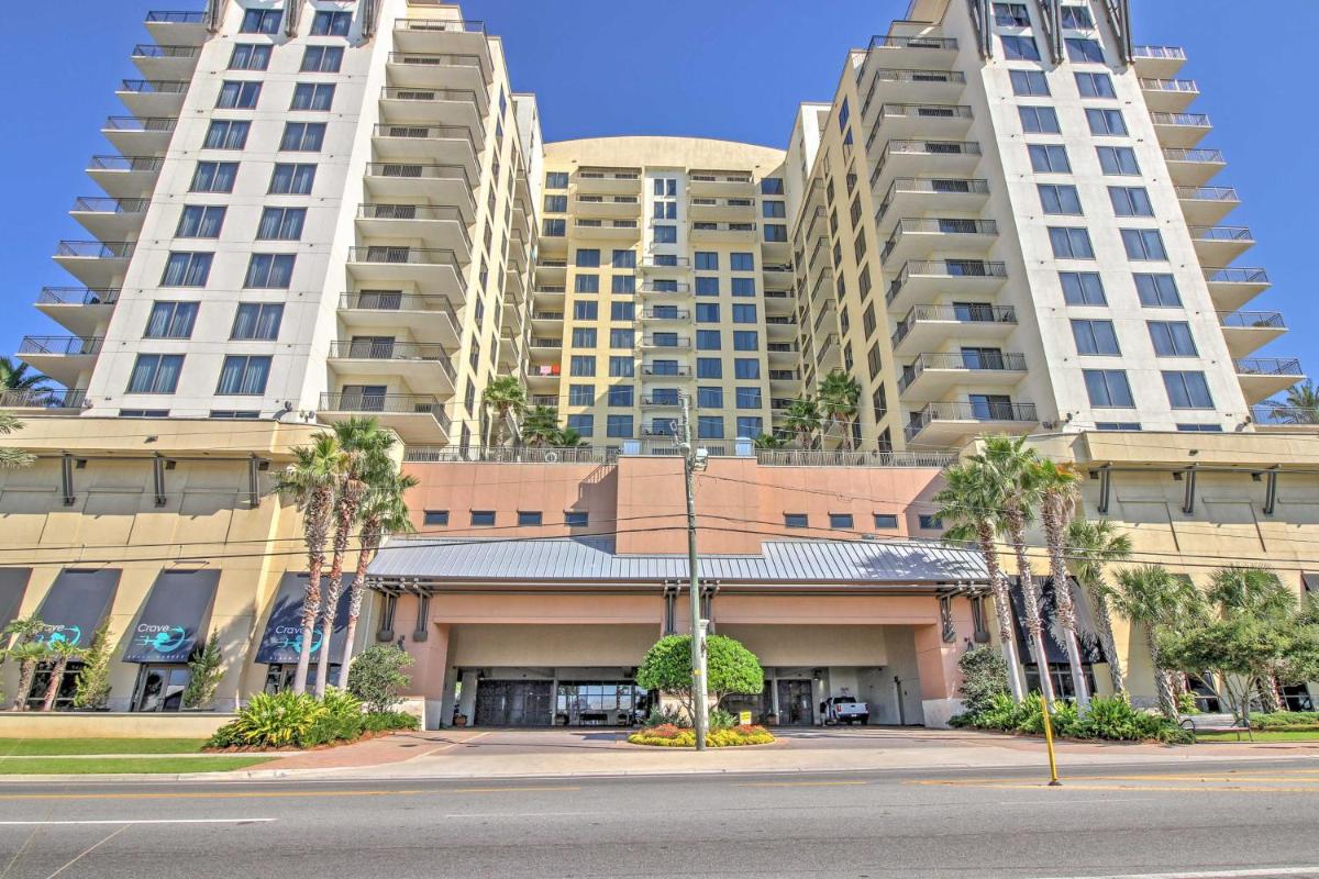 Remodeled PCB Studio Apt with Balcony and Pool Access! - image 5