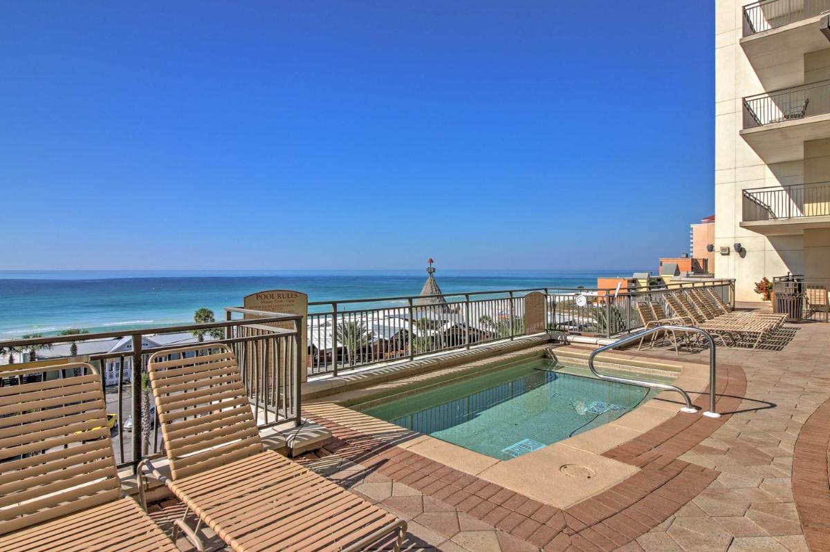 Remodeled PCB Studio Apt with Balcony and Pool Access! - image 7