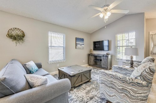 Poolside Cabana by Book That Condo - image 5
