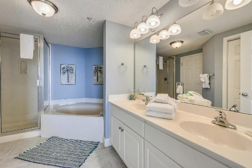 Majestic Beach Resort #1502-1 by Book That Condo - image 2