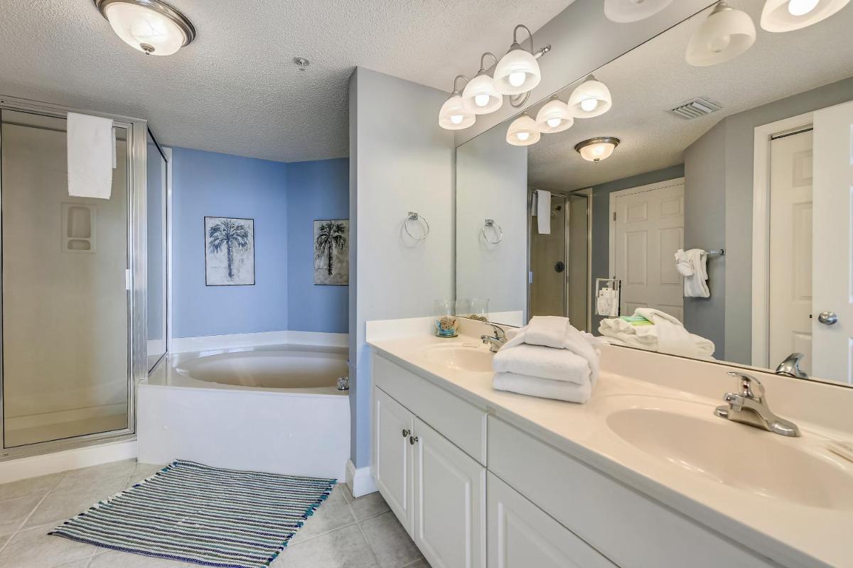 Majestic Beach Resort #1502-1 by Book That Condo - image 2