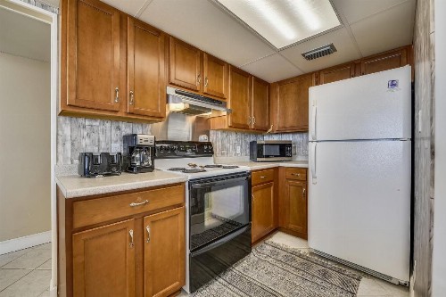 Aquavista Condominiums #206-W by Book That Condo - image 10