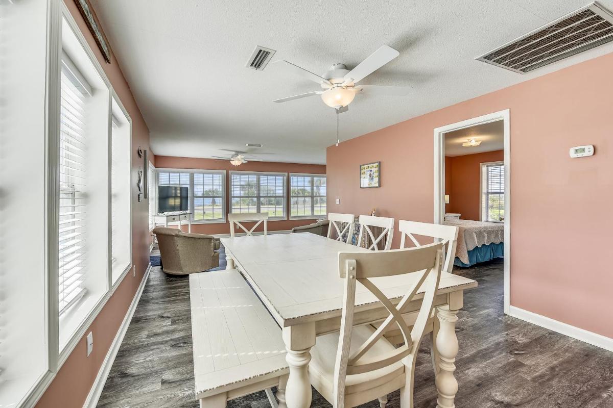 Coral Cottage at Bid-a-Wee by Book That Condo - main image