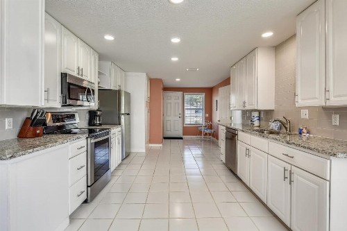 Coral Cottage at Bid-a-Wee by Book That Condo - image 6