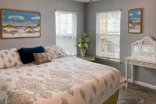 Our Wine Down Beach House - image 4
