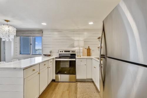 Pinnacle Port #A1-103 by Book That Condo - image 6