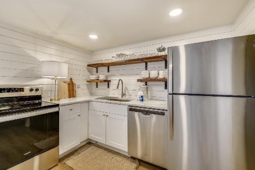 Pinnacle Port #A1-103 by Book That Condo - image 7
