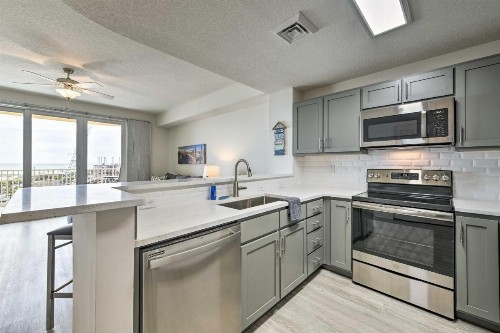 New! PCB Escape with Ocean Views Walk to Pier Park! - image 6