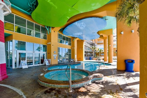 Splash Beach Resort #1705-W by Book That Condo - image 11