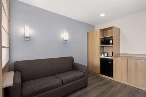 Microtel Inn & Suites by Wyndham Panama City - image 10