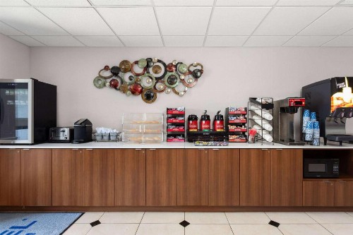 Microtel Inn & Suites by Wyndham Panama City - image 13