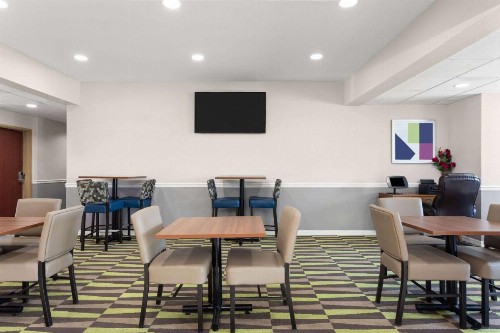 Microtel Inn & Suites by Wyndham Panama City - image 20