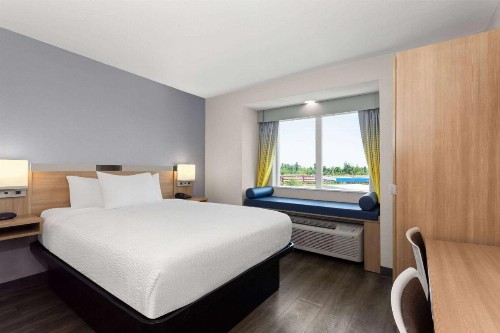 Microtel Inn & Suites by Wyndham Panama City - image 25