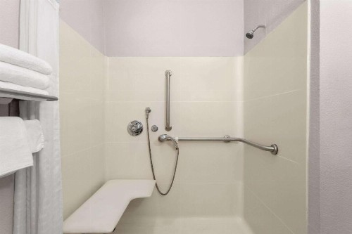 Microtel Inn & Suites by Wyndham Panama City - image 26