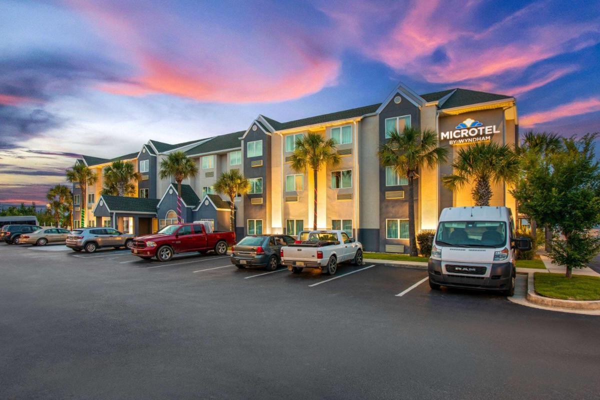 Microtel Inn & Suites by Wyndham Panama City - image 3
