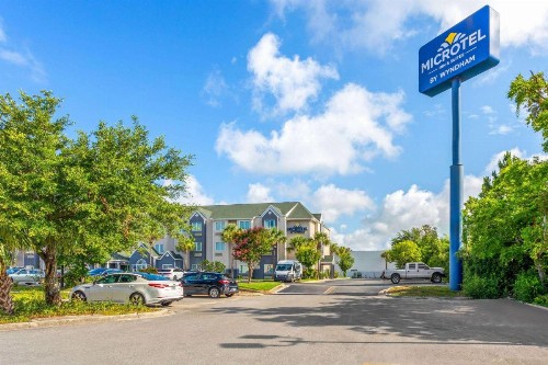 Microtel Inn & Suites by Wyndham Panama City - image 35
