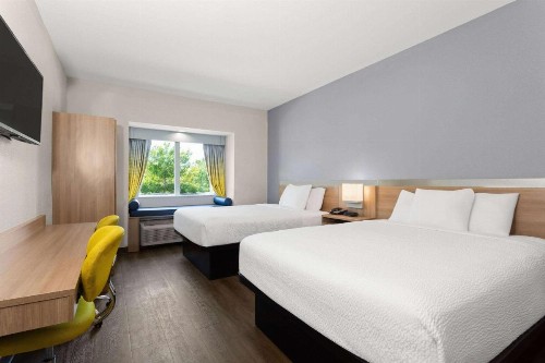 Microtel Inn & Suites by Wyndham Panama City - image 43