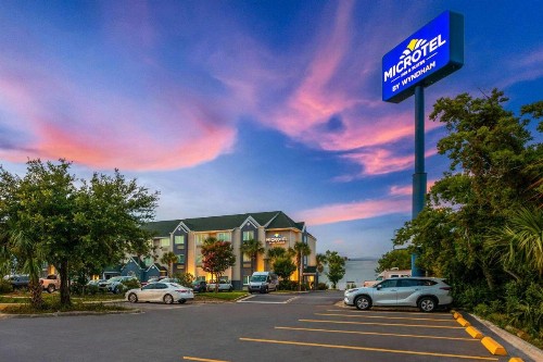 Microtel Inn & Suites by Wyndham Panama City - image 5