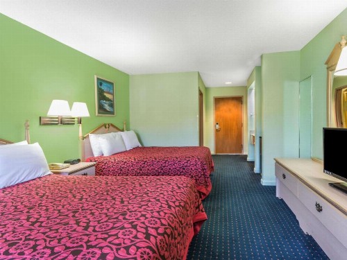Days Inn by Wyndham Panama City/Callaway - image 11
