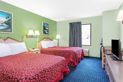 Days Inn by Wyndham Panama City/Callaway - image 18