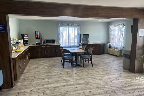 Days Inn by Wyndham Panama City/Callaway - image 6