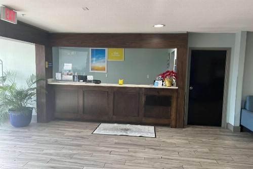 Days Inn by Wyndham Panama City/Callaway - image 8