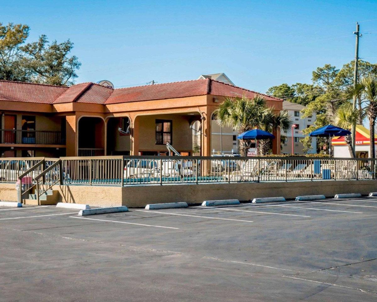 Econo Lodge Panama City - main image