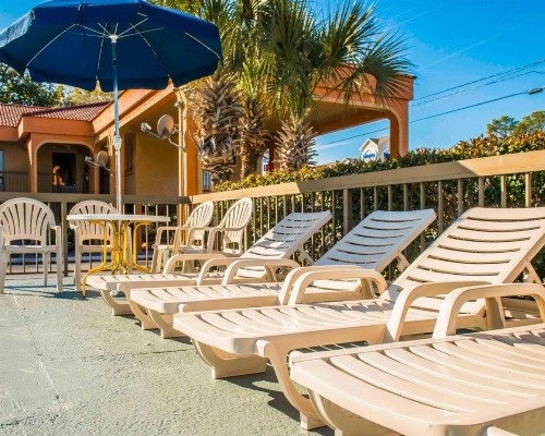 Econo Lodge Panama City - image 10